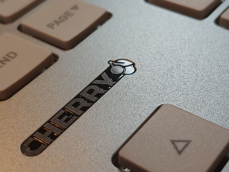 Cherry DW9000Slim 22